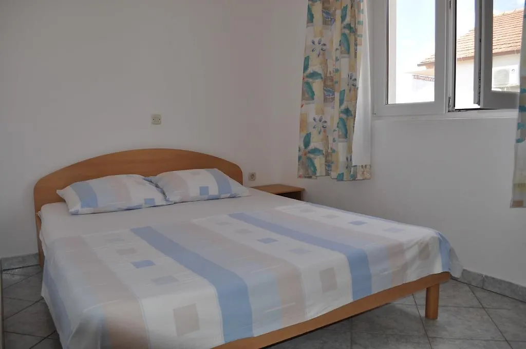 Apartments Petar Maksan Pakoštane