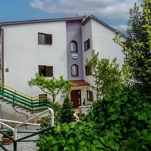 https://apartment-iva-pula.in-istria.net