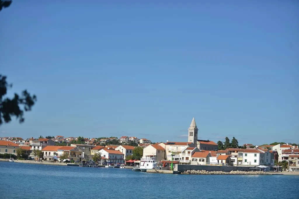 Apartments Petar Maksan