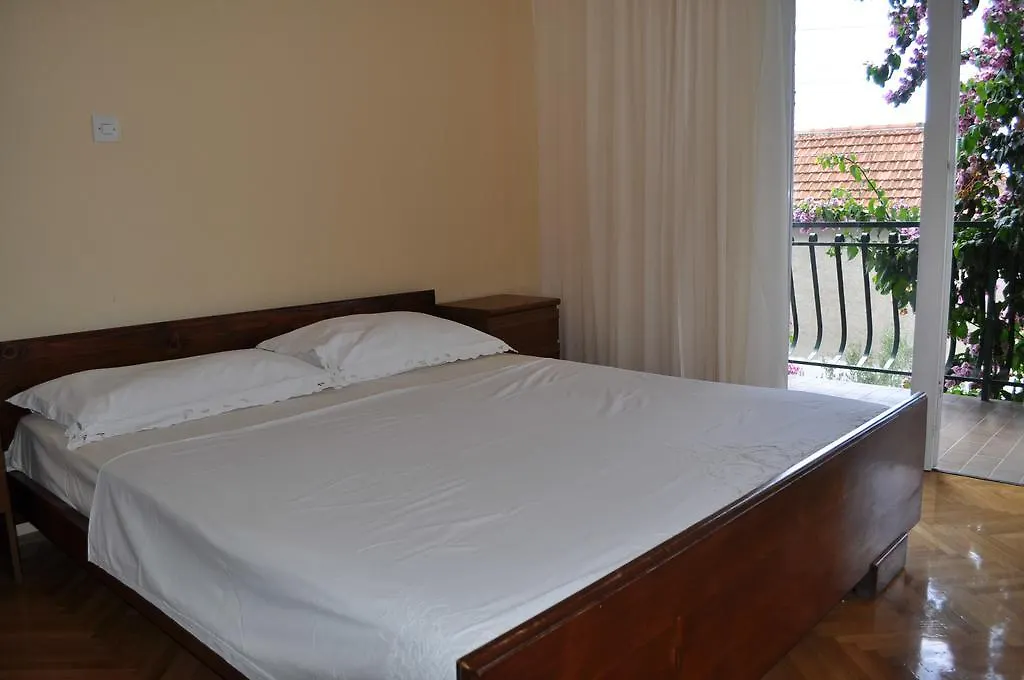 Apartments Petar Maksan Pakoštane 0*,