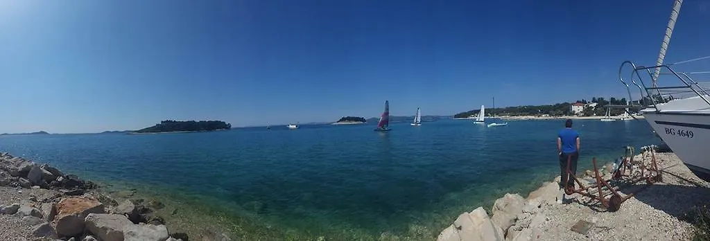 Apartments Petar Maksan 0*, Pakostane